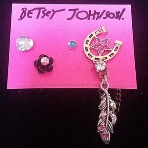 New Vintage BETSEY JOHNSON Flights of Fancy Collection Mis-Match Earrings Set.